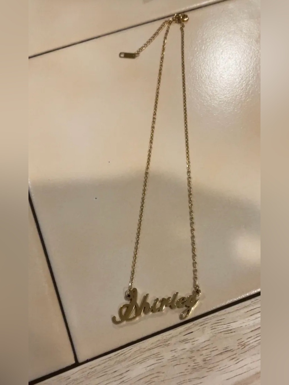 Personalized 'Shirley' Gold Nameplate Necklace - Women's Jewelry